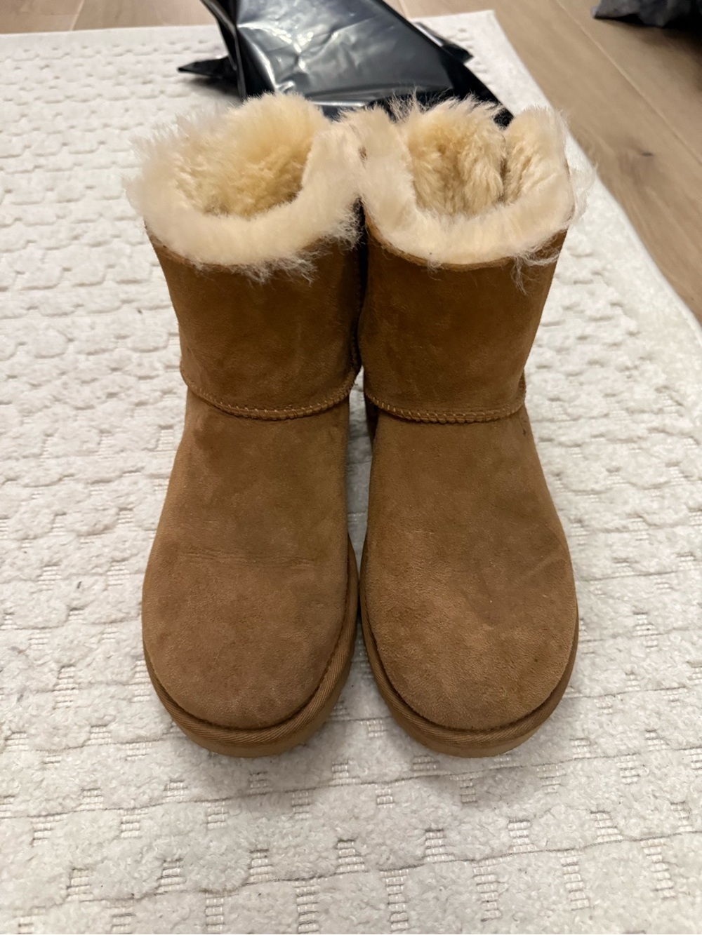 Women Cozy Shearling-Lined Suede Boots - Chestnut Brown
